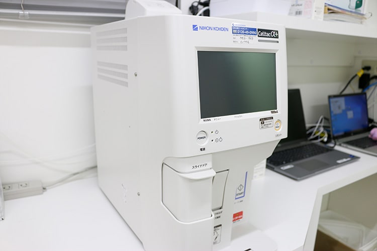 迅速血算・HbA1c測定器